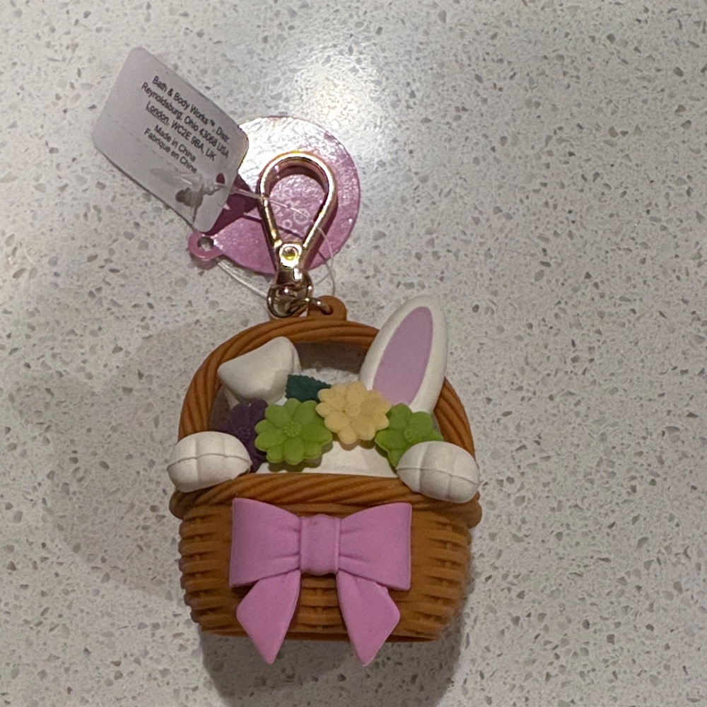 Bath and body works Easter bunny hand sanitizer holder NWT